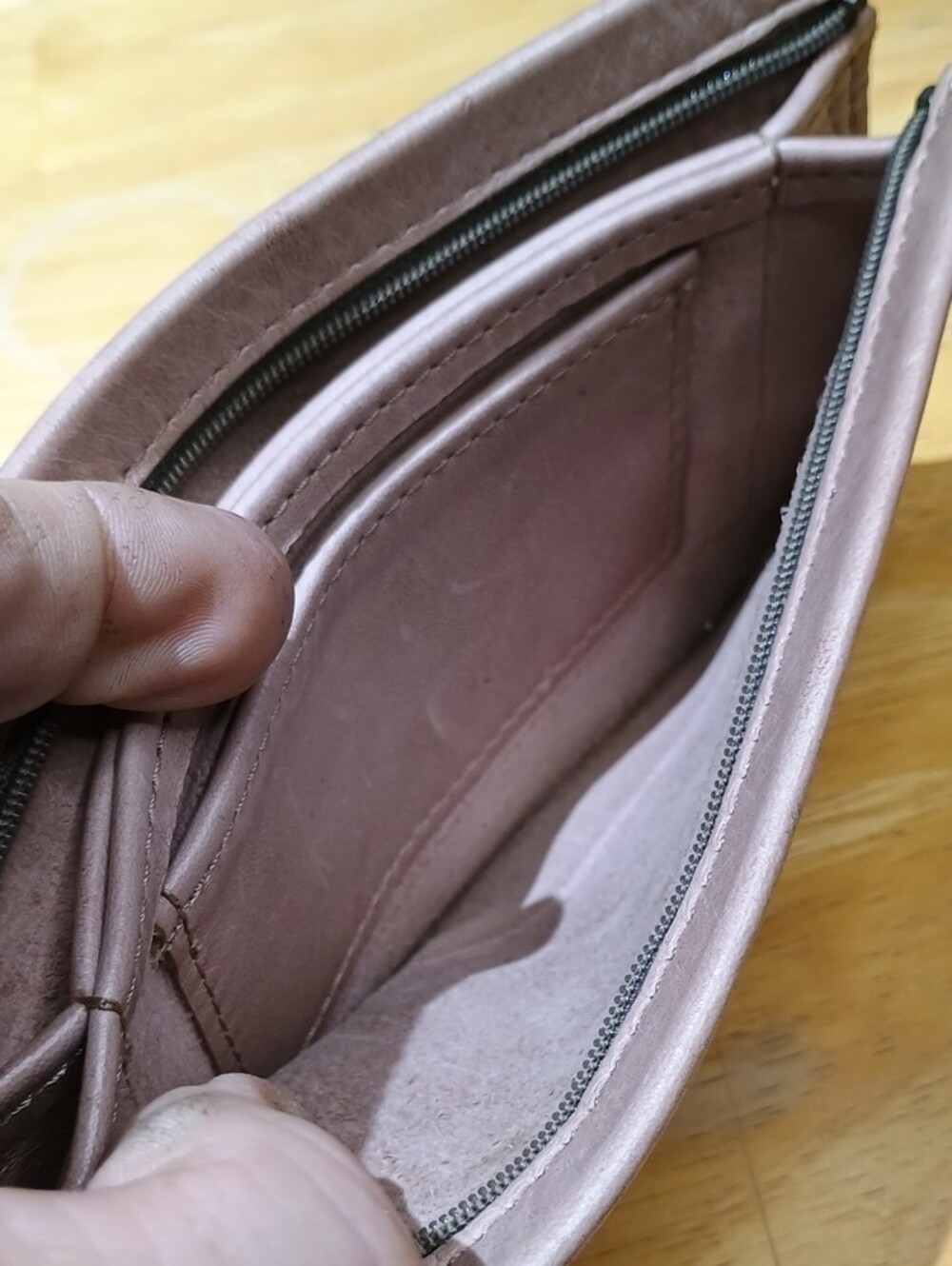 Compact Mauve Leather Wristlet Clutch with Strap - Picture 6 of 11